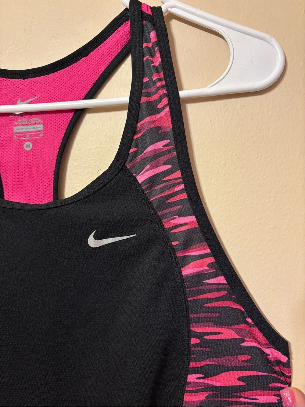 Nike Women's Black & Hot Pink Camp Racerback Performance Tank size M